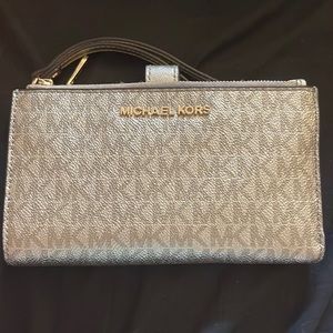 Michael Kors wristlet
